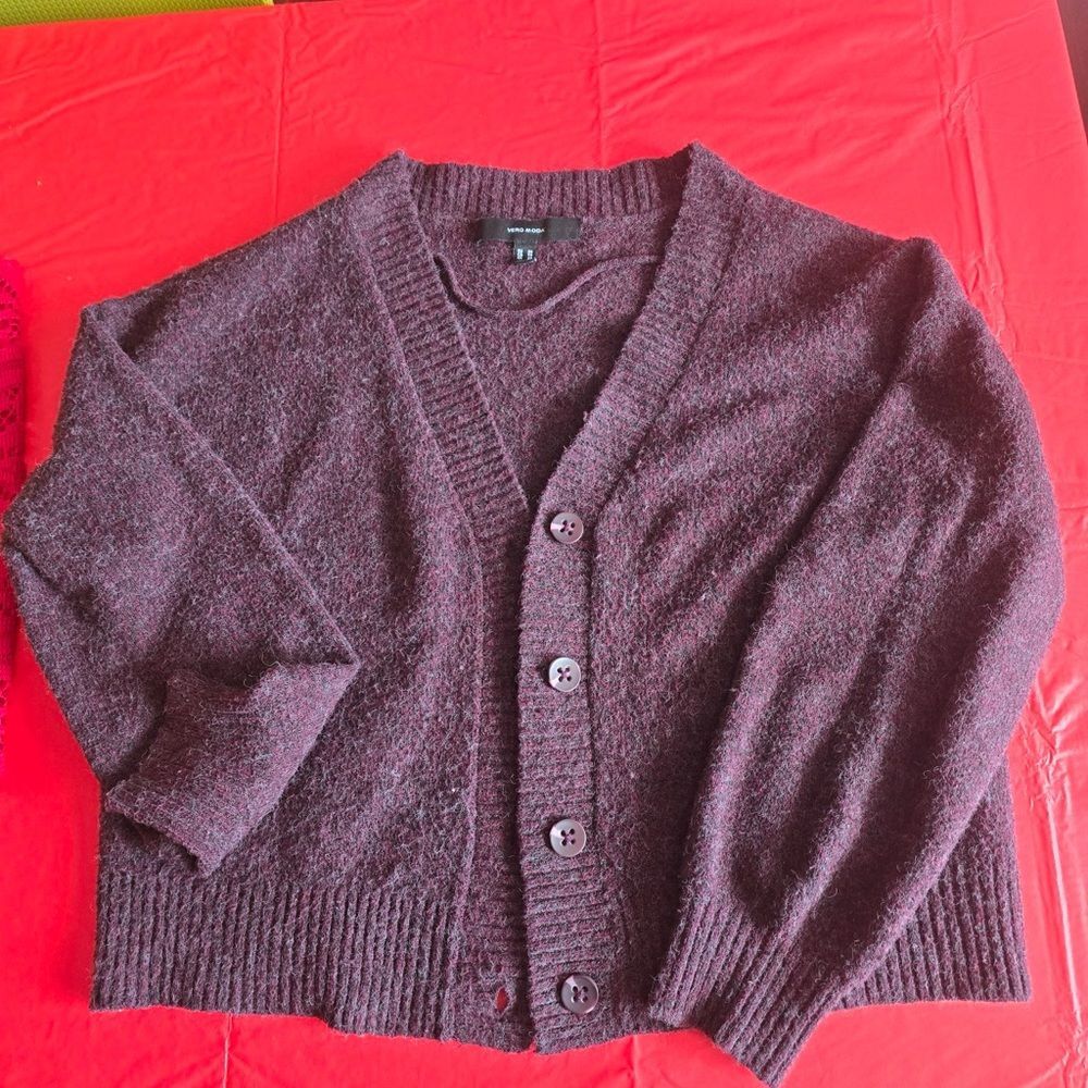 Vero Moda Cute Burgundy Button-Front Cardigan Sweater